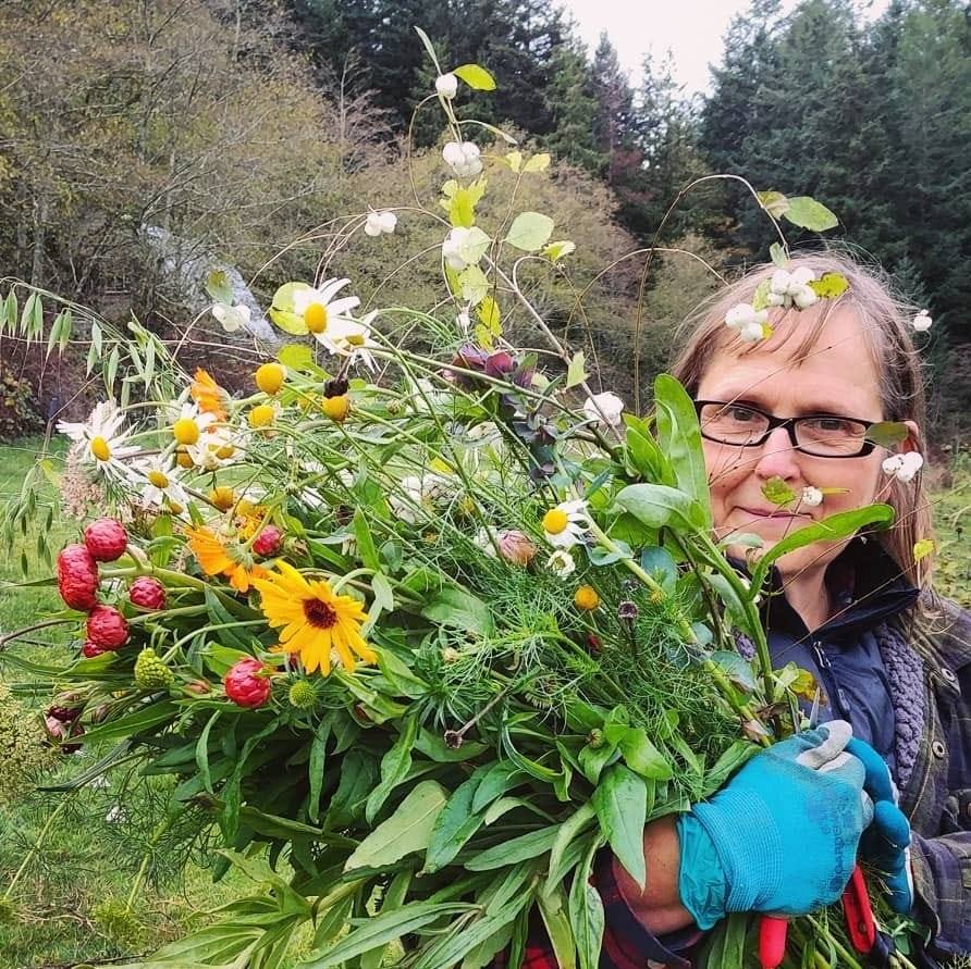 The Perfection of Flower Messengers - Behind the Alchemy Flower Oracle